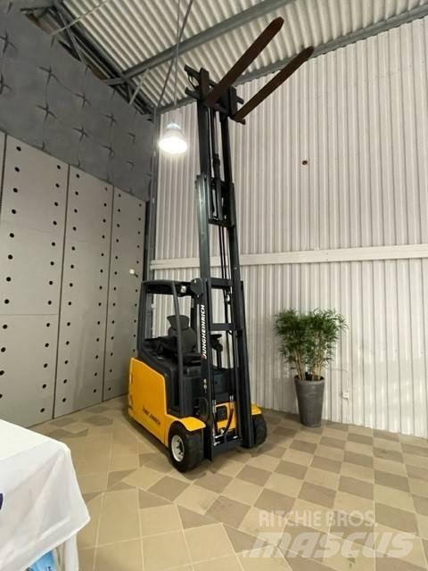 Jungheinrich EFG 218 Електронавантажувачі