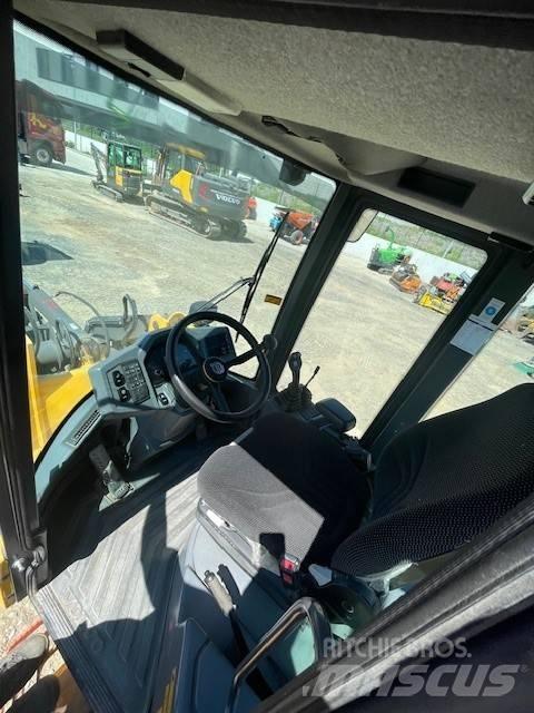 Volvo L 30 G Фронтальні навантажувачі