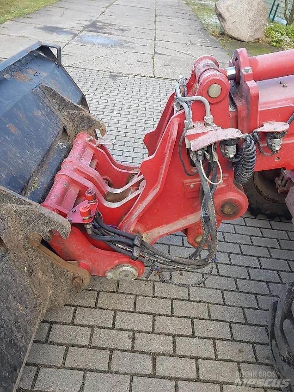 Schäffer 6680T Малі навантажувачі