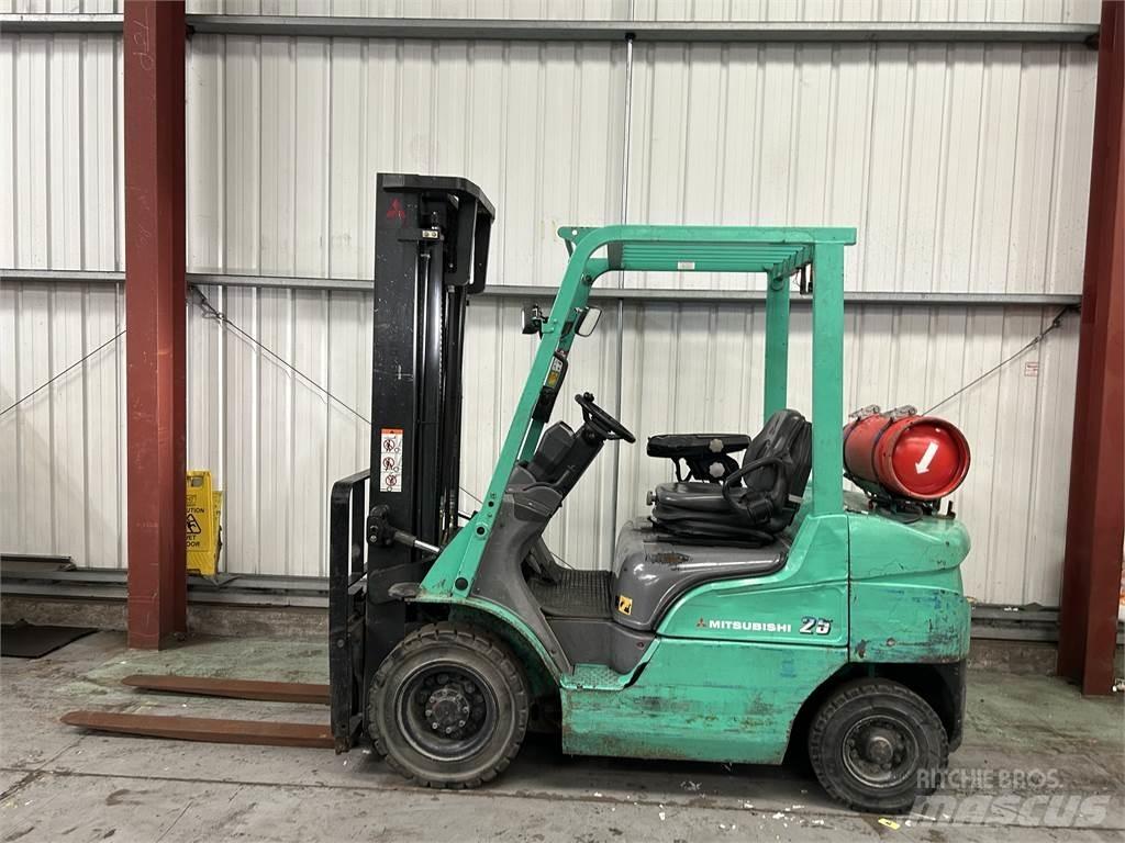 Mitsubishi FG25NT Газові навантажувачі