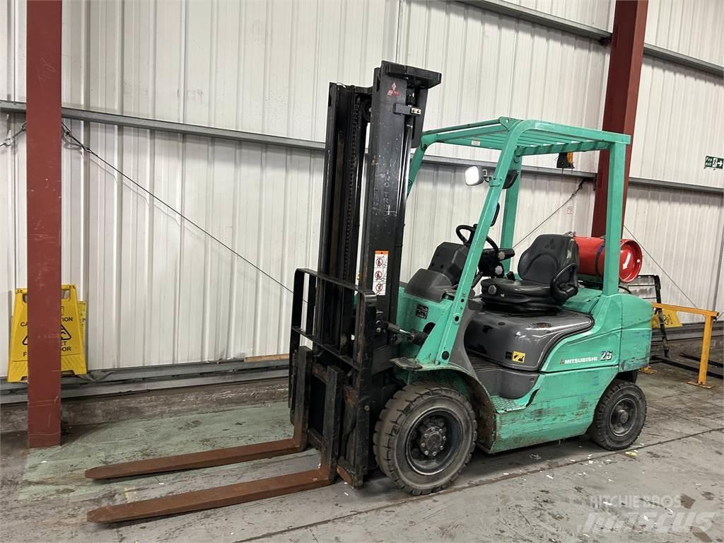 Mitsubishi FG25NT Газові навантажувачі