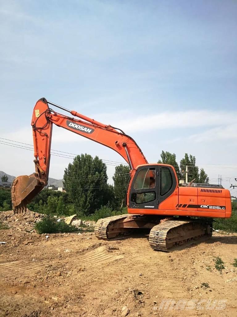 Doosan dx225 Гусеничні екскаватори