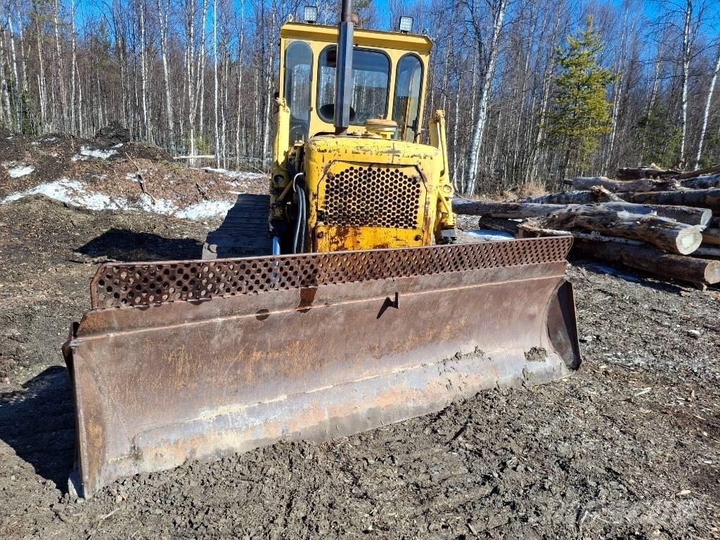 CAT D 4 D Гусеничні бульдозери