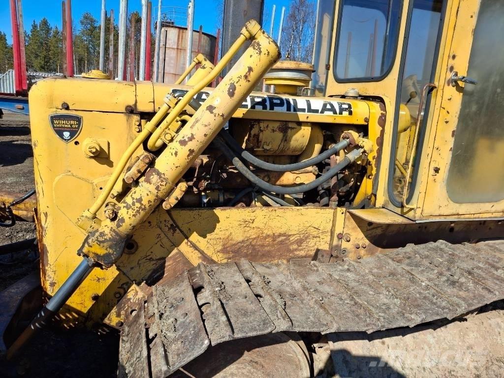 CAT D 4 D Гусеничні бульдозери