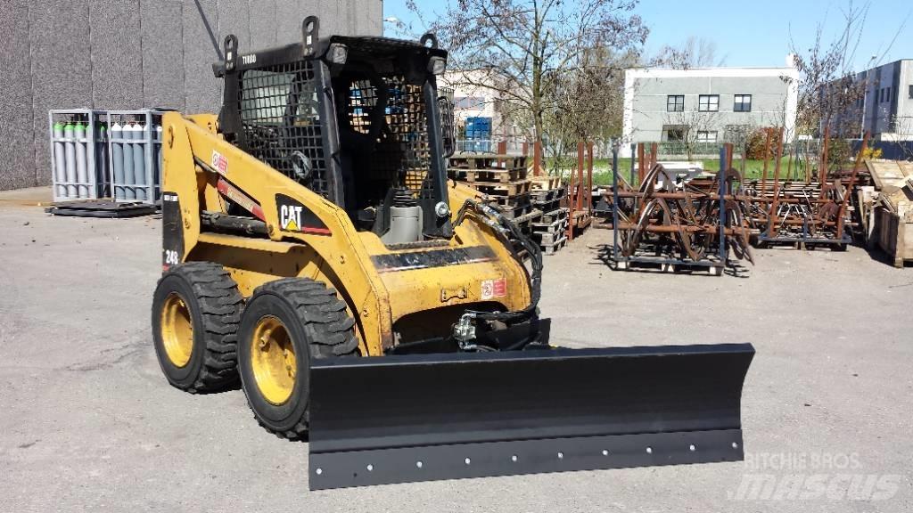 M3 Tilt dozer blade Складська техніка - Інші