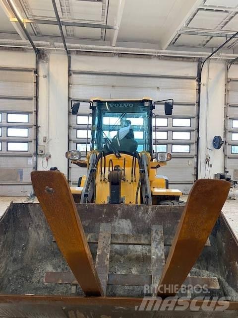 Volvo L 30 G Фронтальні навантажувачі