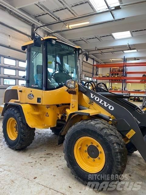 Volvo L 30 G Фронтальні навантажувачі