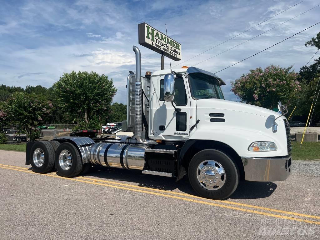 Mack CXU 613 Тягачі