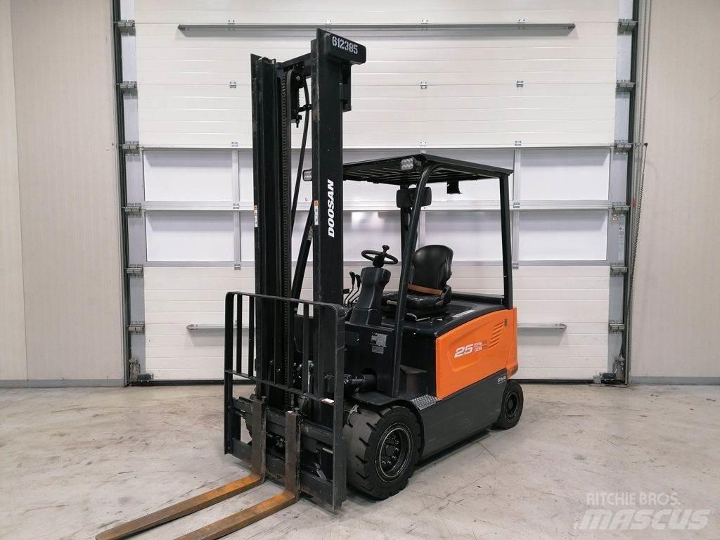 Doosan B25X-7 Електронавантажувачі