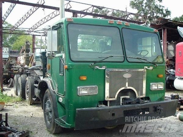 Peterbilt 320 Шасі з кабіною