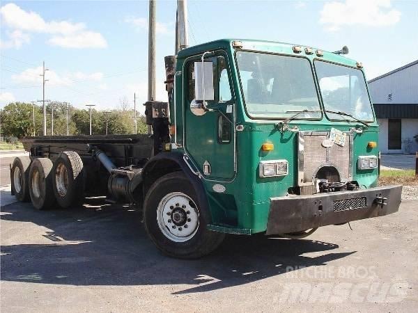 Peterbilt 320 Шасі з кабіною