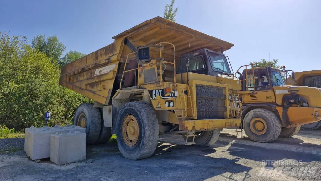 CAT 771D Кар`єрні самоскиди