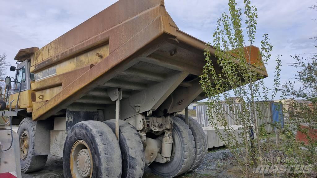 CAT 771D Кар`єрні самоскиди