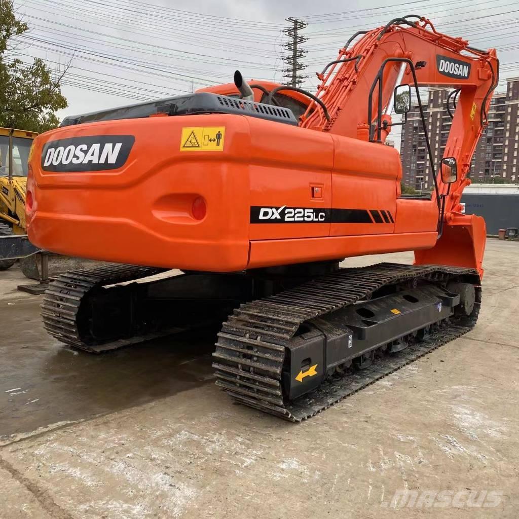 Doosan DX 140 LC Гусеничні екскаватори