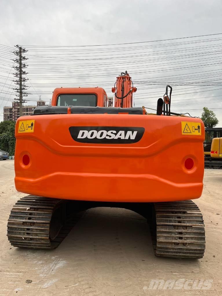 Doosan DX 140 LC Гусеничні екскаватори