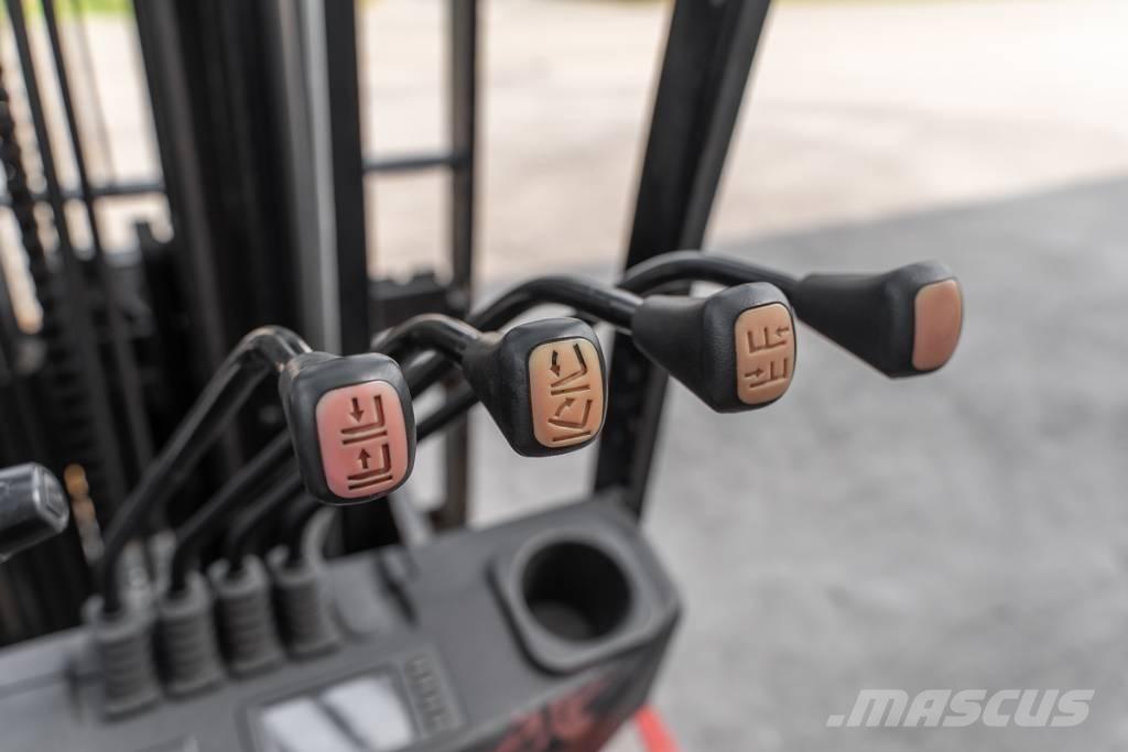 Manitou MI 30 D Дизельні навантажувачі