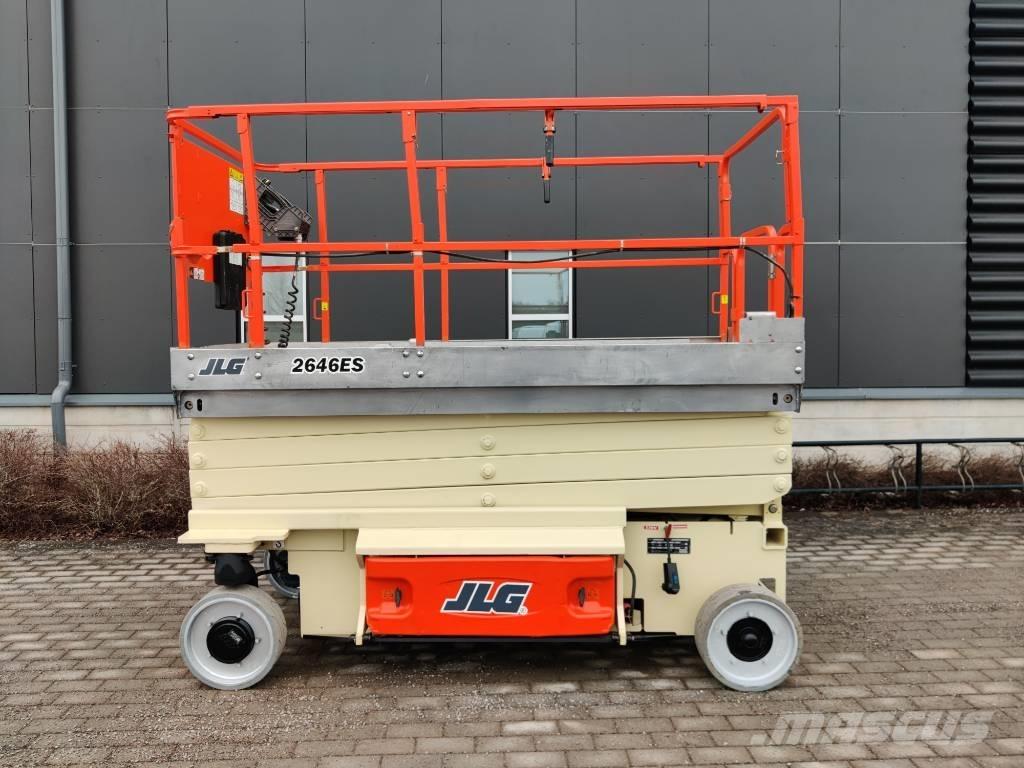JLG 2646 ES Вертикальні щоглові підйомники