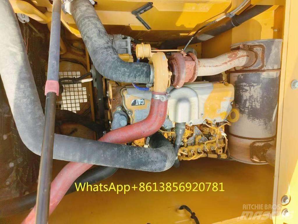 CAT 320 Гусеничні екскаватори