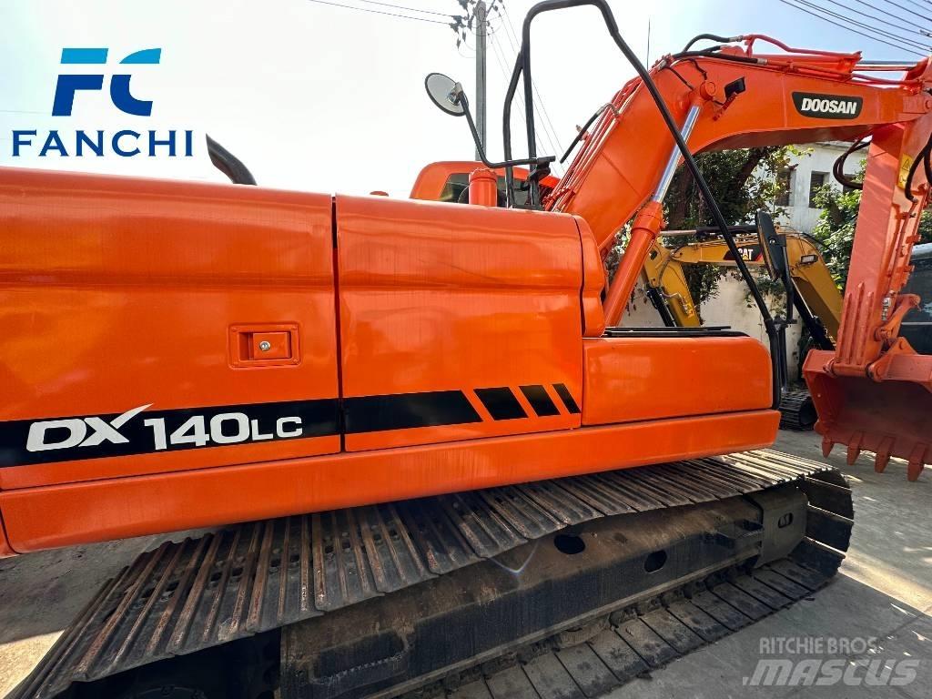 Doosan DX 140 LC Колісні екскаватори