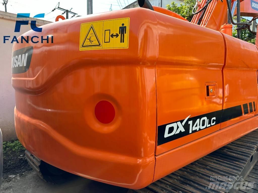 Doosan DX 140 LC Колісні екскаватори