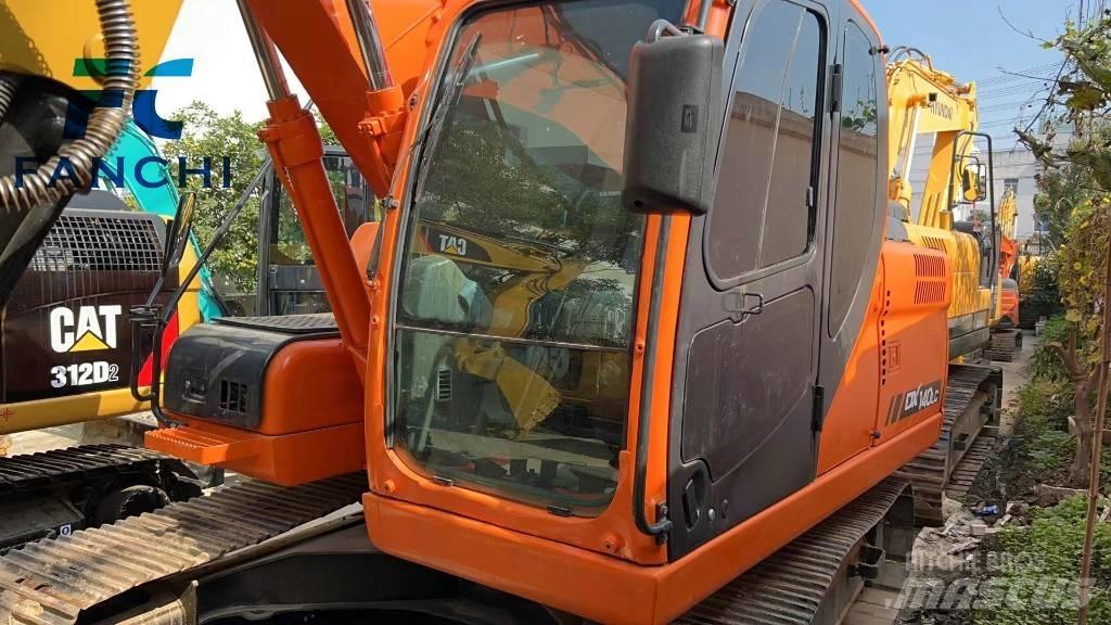 Doosan DX 140 LC Колісні екскаватори