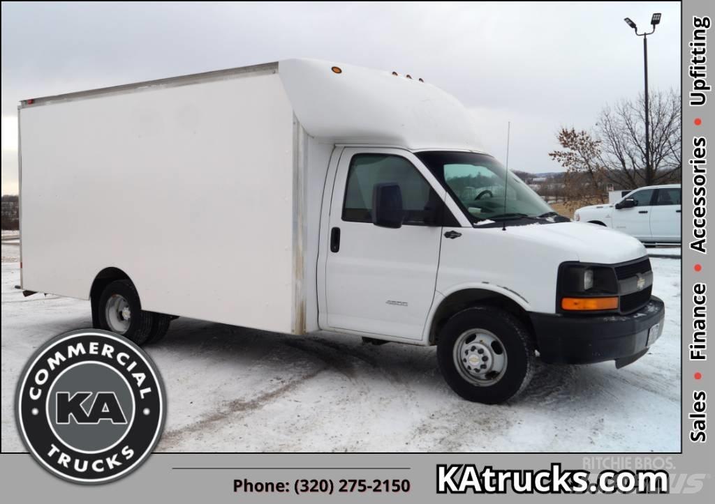 Chevrolet G4500 Фургони