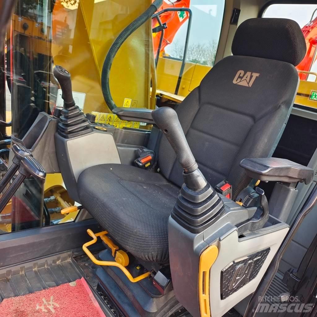 CAT 320GC Гусеничні екскаватори