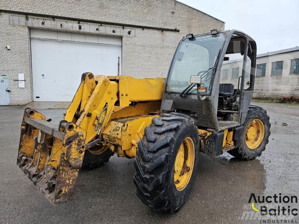 JCB 530 Телескопічні навантажувачі