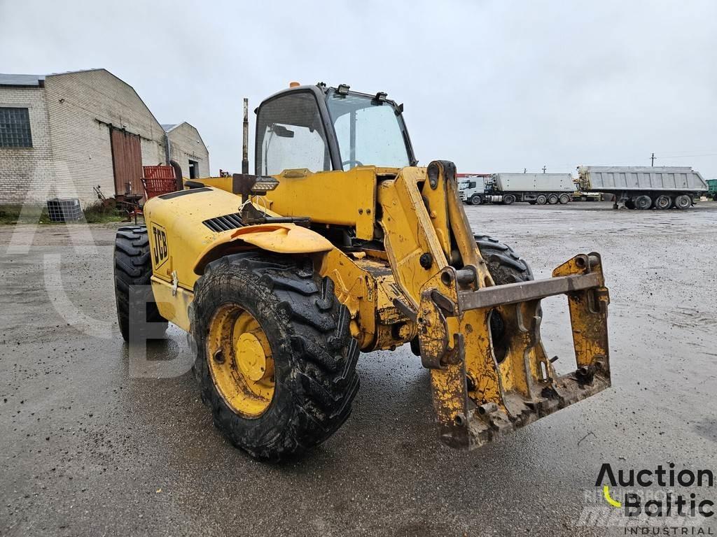 JCB 530 Телескопічні навантажувачі