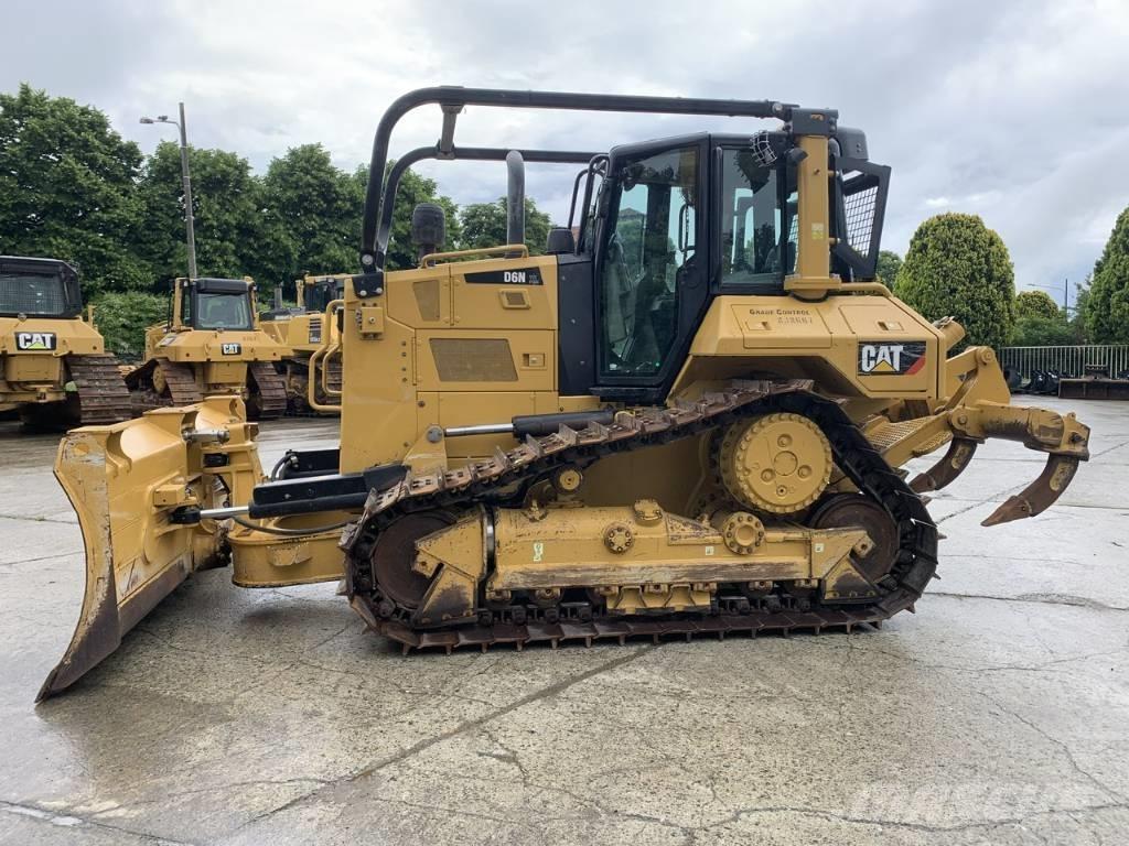 CAT D 6 N XL Гусеничні бульдозери