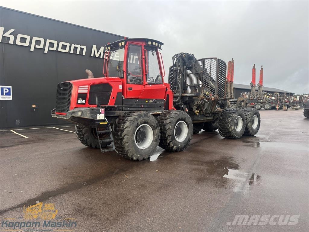 Komatsu 895 Форвардери