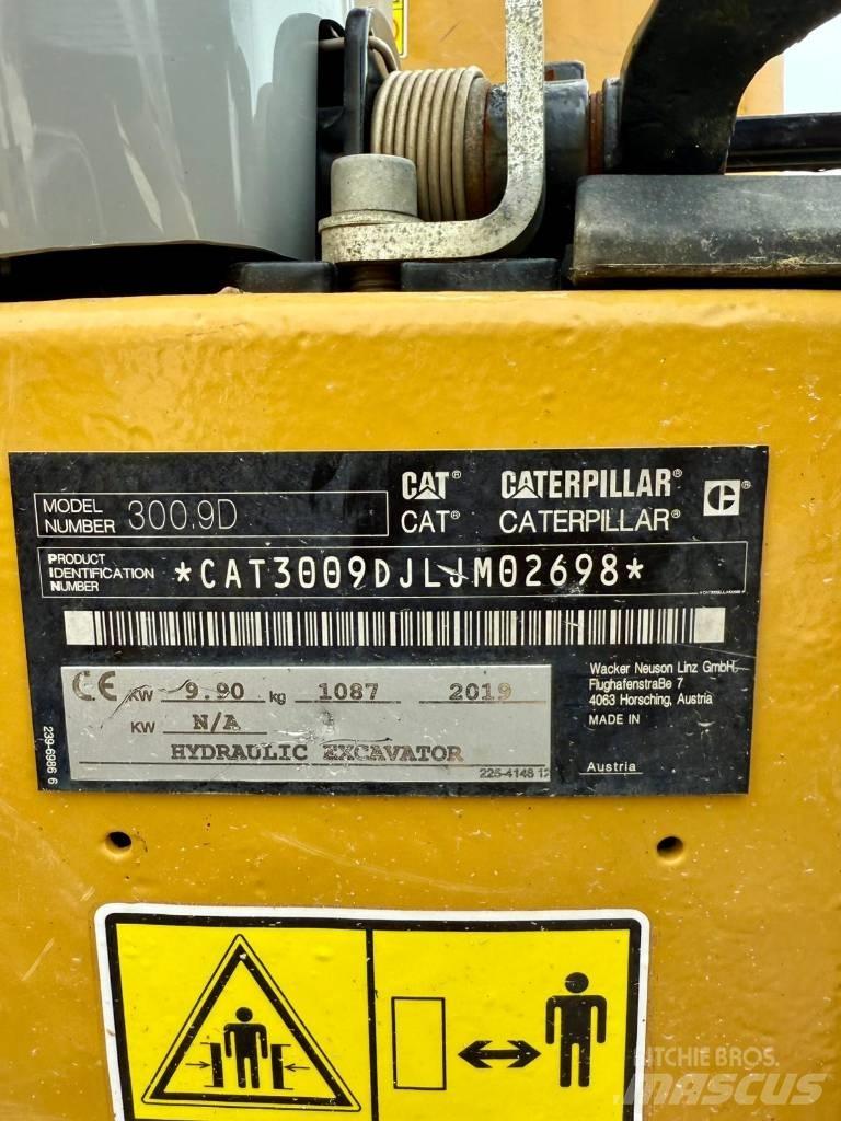 CAT 300.9 D Міні-екскаватори < 7т