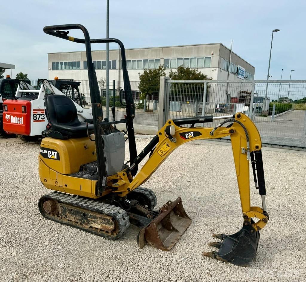CAT 300.9 D Міні-екскаватори < 7т