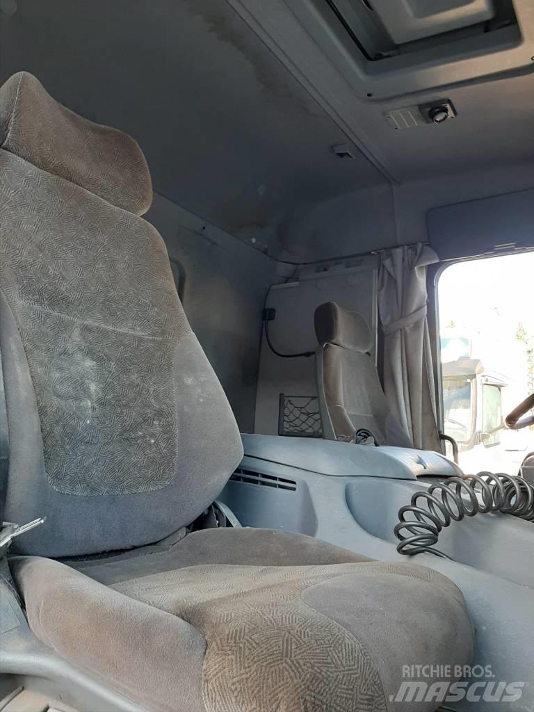 Scania P 124 Вантажівки з гаковим підйомом
