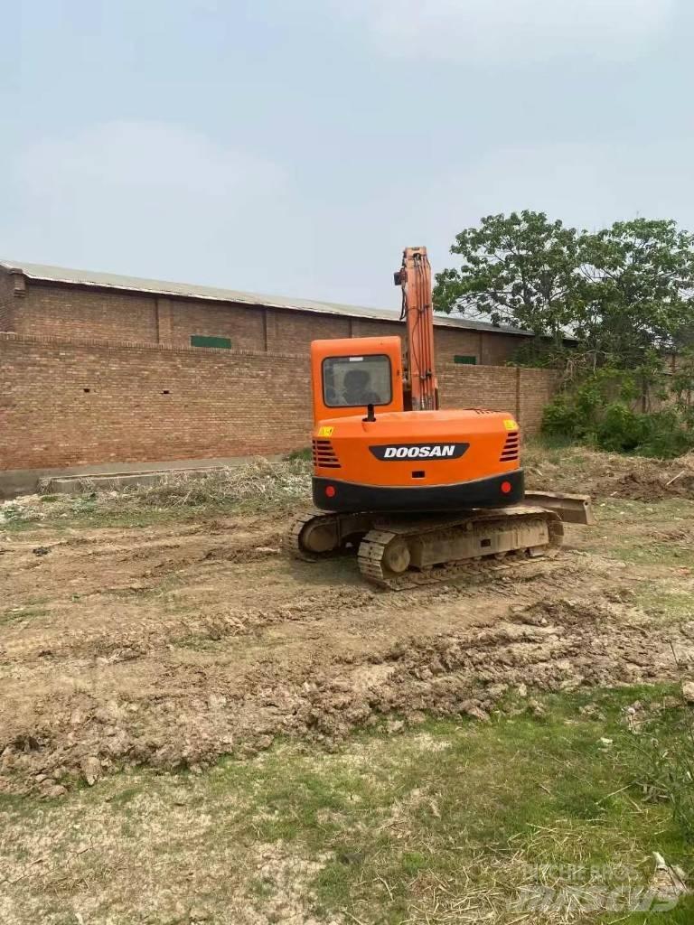 Doosan DX 80 Середні екскаватори 7т. - 12т.