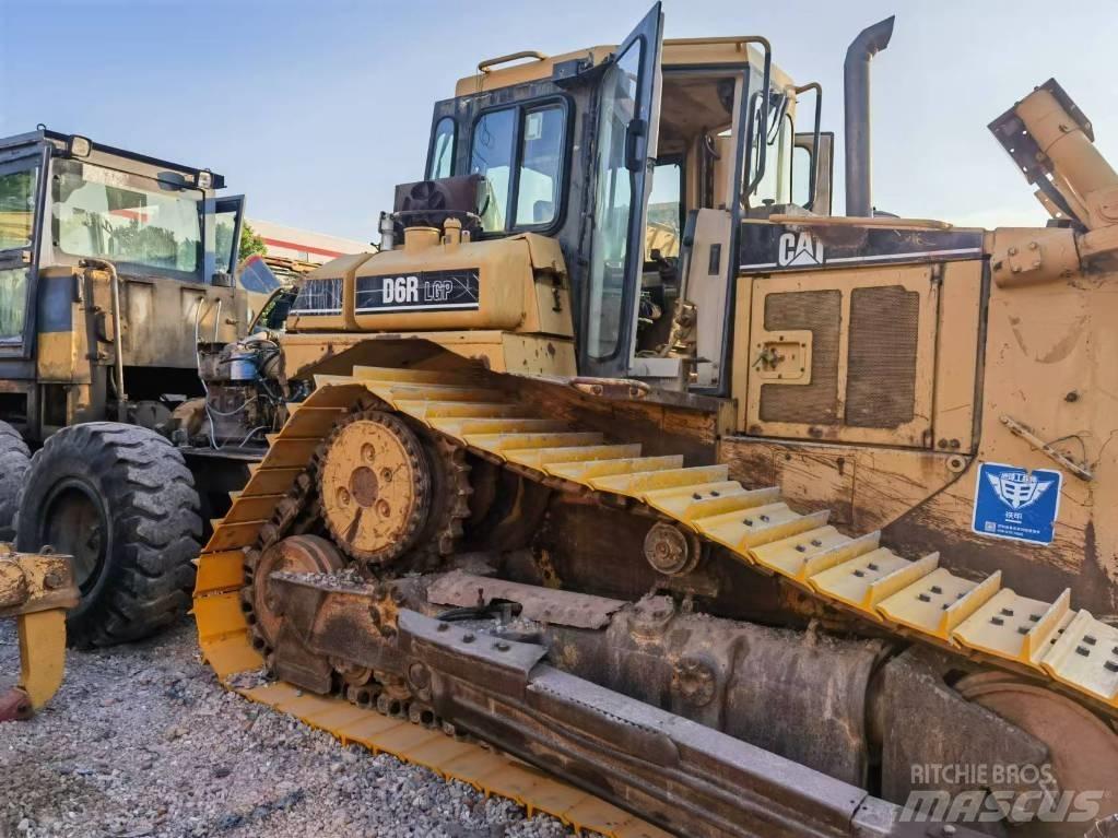 CAT D 6 R Гусеничні бульдозери