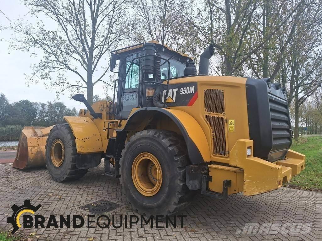 CAT 950M Фронтальні навантажувачі