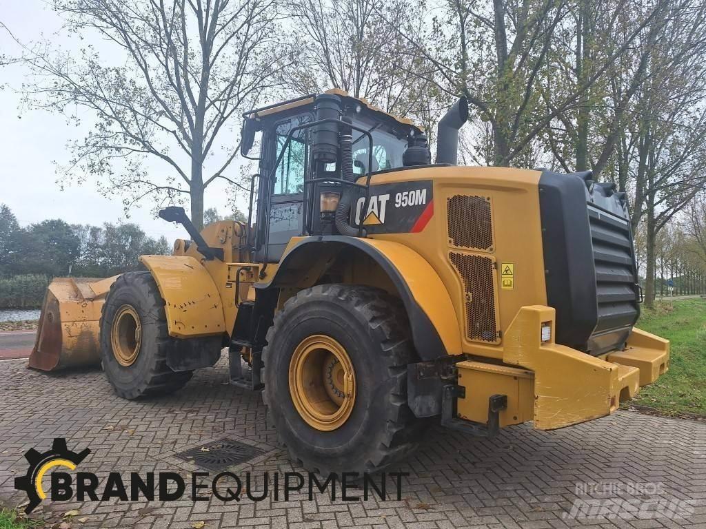 CAT 950M Фронтальні навантажувачі