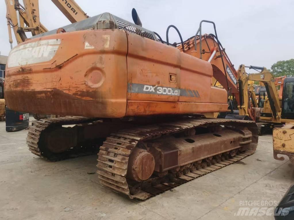 Doosan DX 300 LC Гусеничні екскаватори