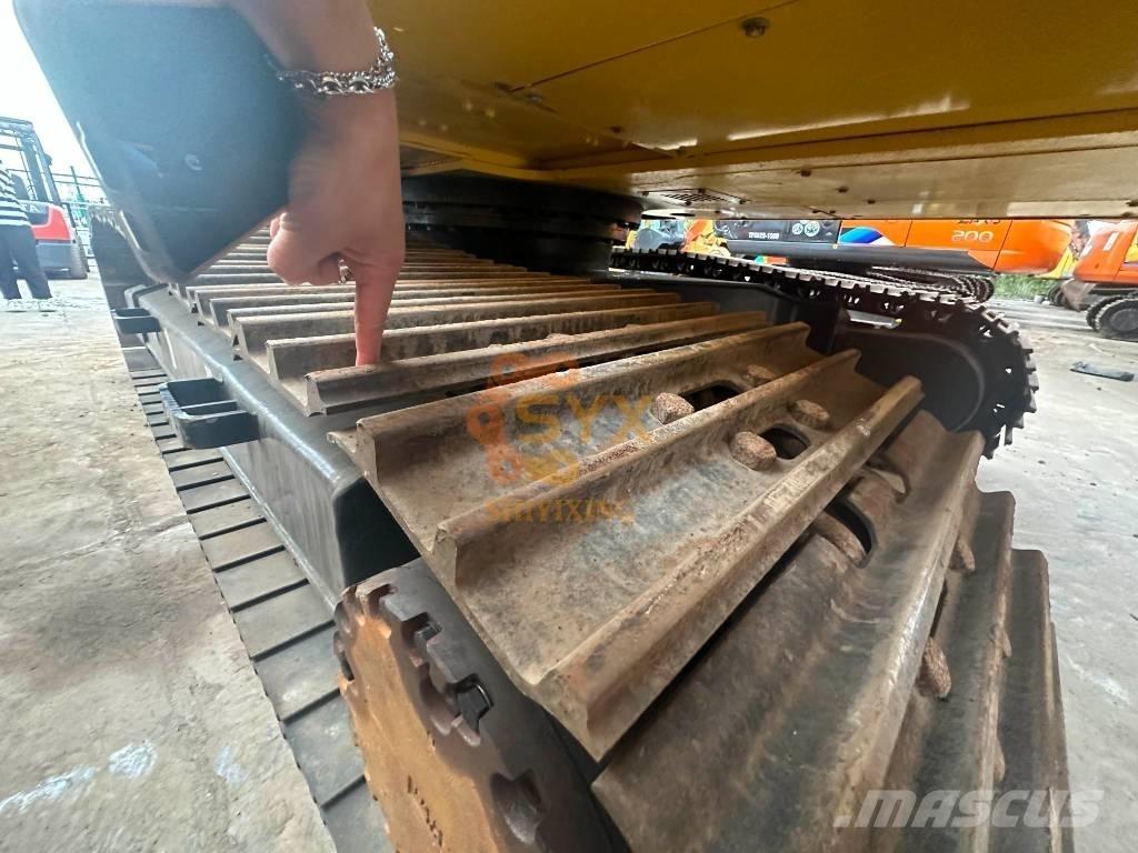 Komatsu PC 220-8 Гусеничні екскаватори