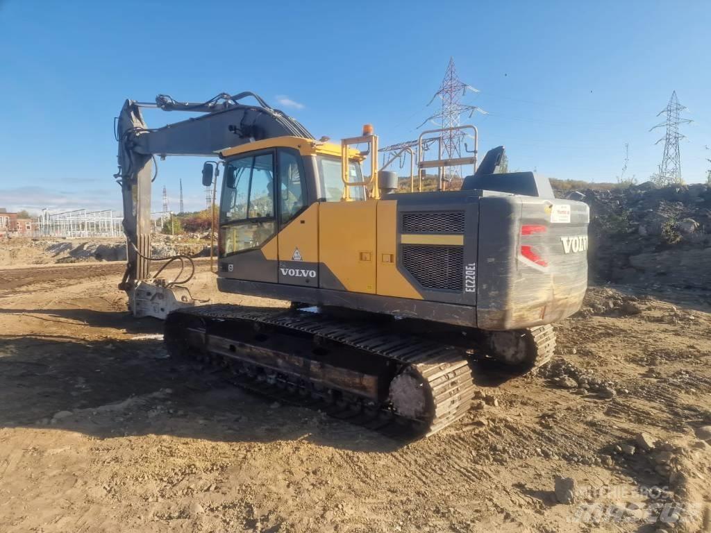 Volvo EC 220 E Гусеничні екскаватори