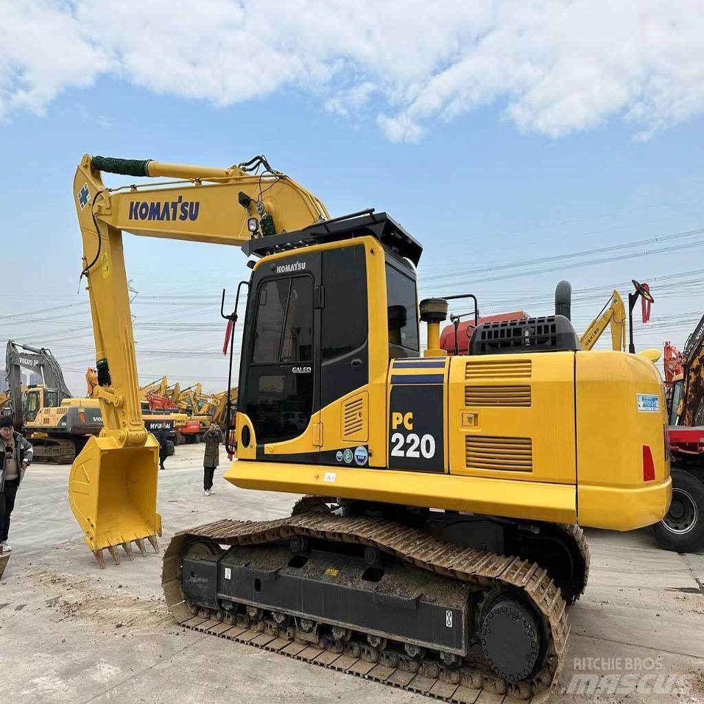 Komatsu PC 220-8 Гусеничні екскаватори