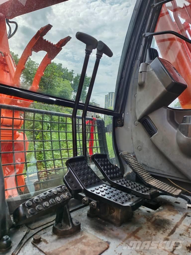 Hitachi EX 200-1 Гусеничні екскаватори