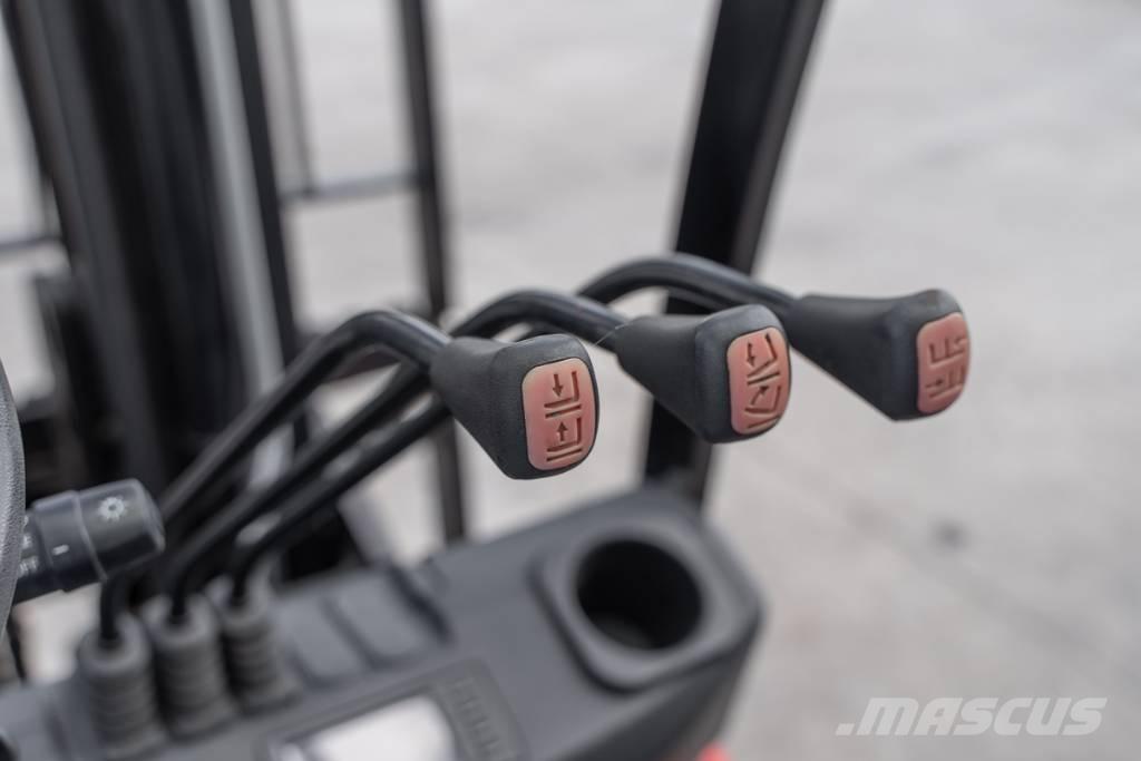 Manitou MI 30 D Дизельні навантажувачі