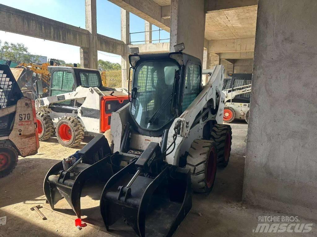 Bobcat S750 Міні-навантажувачі