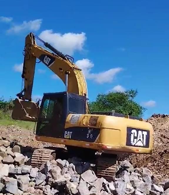 CAT 320D Гусеничні екскаватори