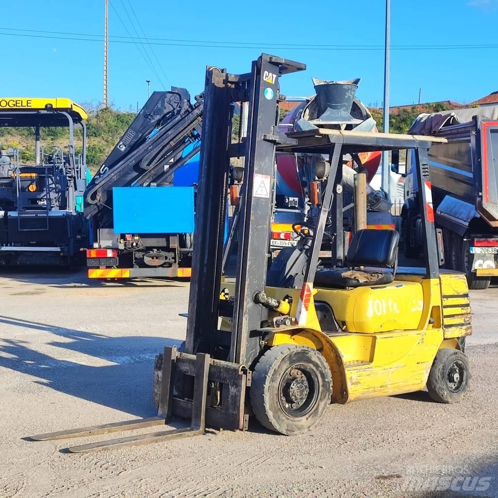 CAT DP 25 Дизельні навантажувачі