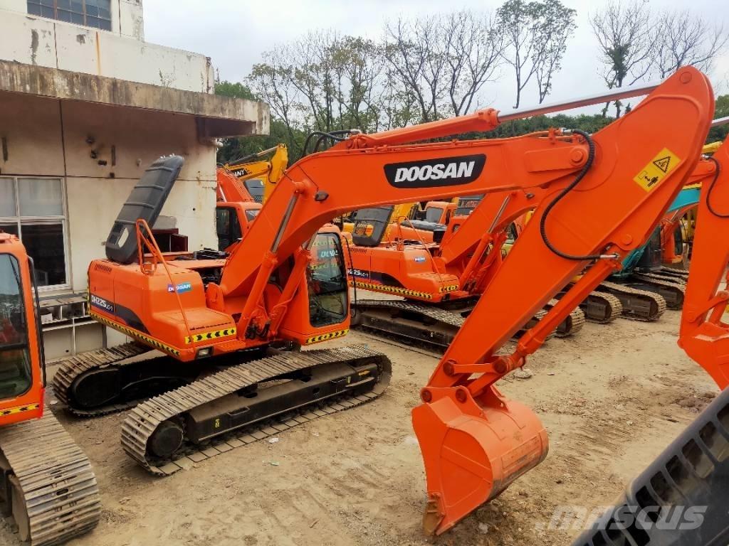 Doosan DH220LC-7 Гусеничні екскаватори