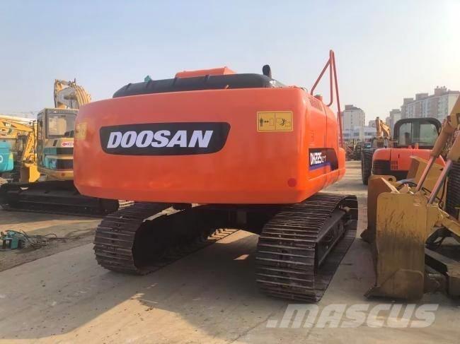 Doosan DH 225 LC-9 Гусеничні екскаватори