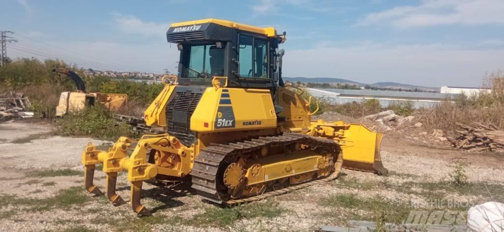Komatsu D51EX-24 Гусеничні бульдозери